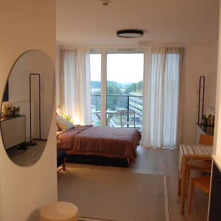 Break 124 Apartment *