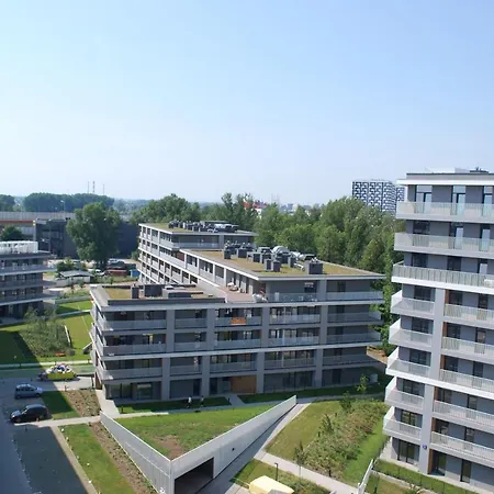 Apartment Break 124