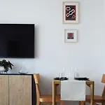 Break 124 Apartment *